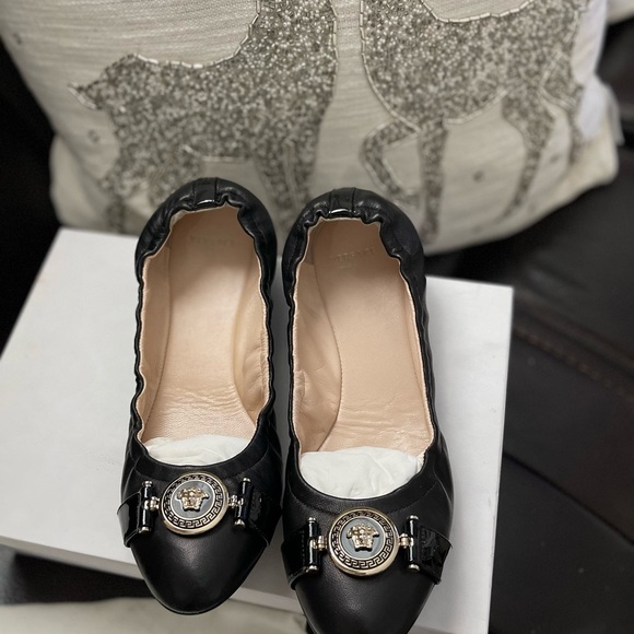 Versace Flats - Picture 9 of 12